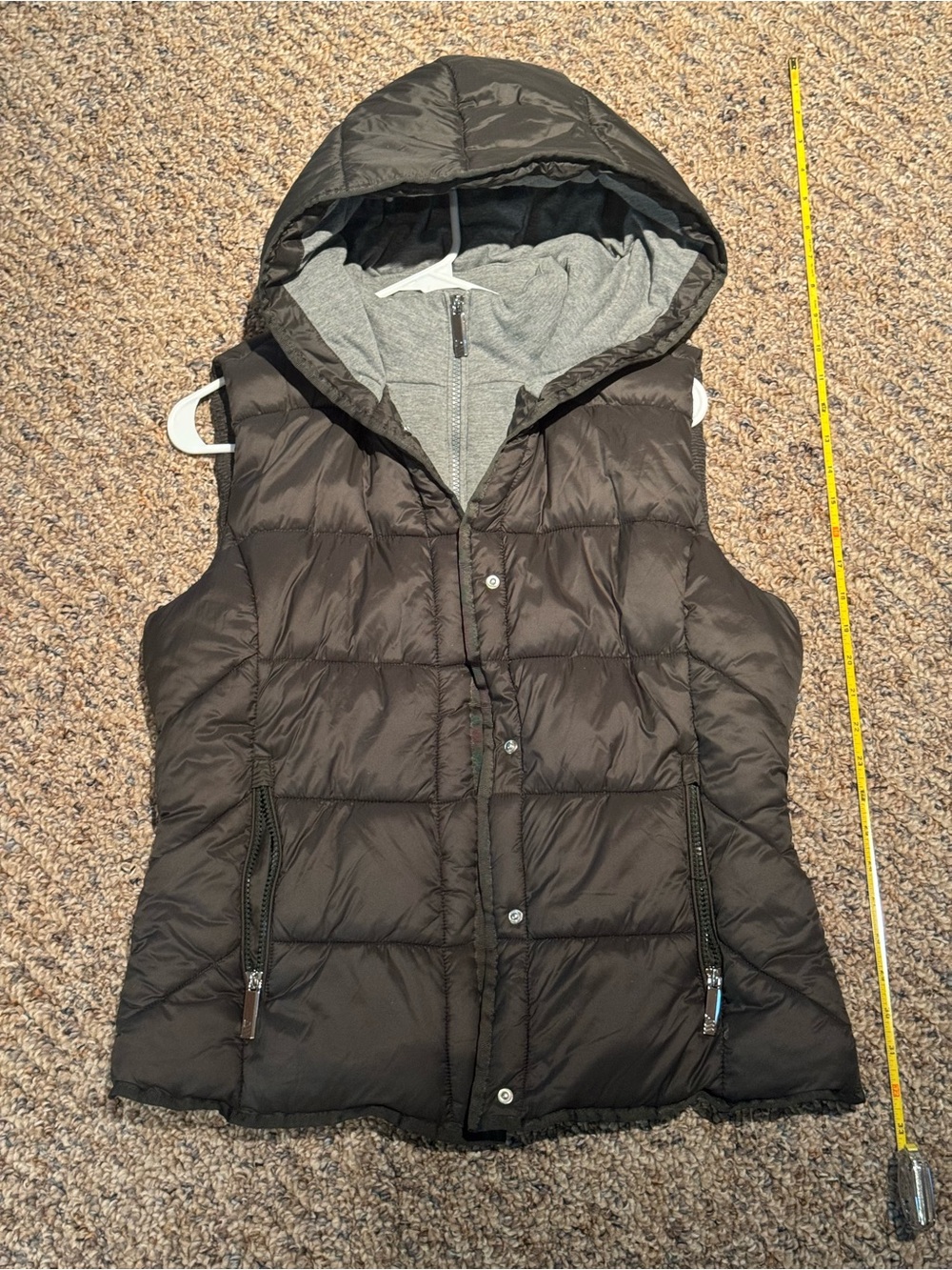 Andrew Marc Women's Hooded Quilted Puffer Vest - Olive Green & Gray Interior
